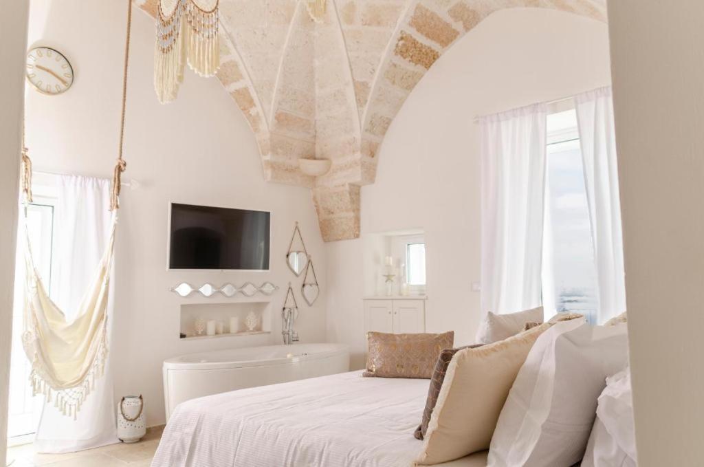 Apulia Charming Suites - Casa Rossa Suite Perla E Suite Corallo Савеллетри Экстерьер фото