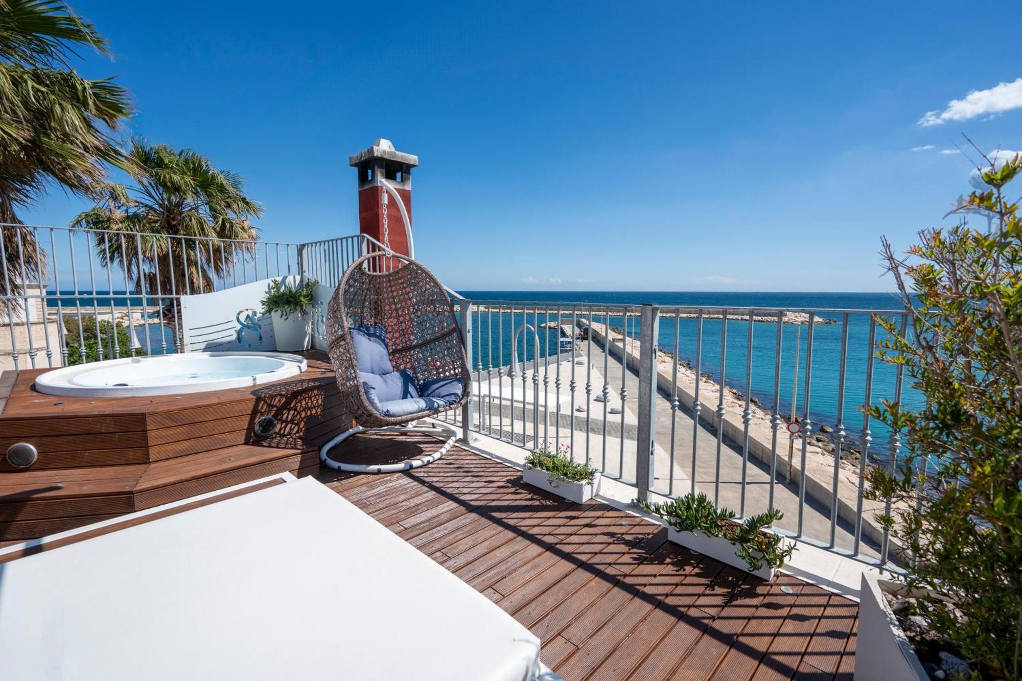 Apulia Charming Suites - Casa Rossa Suite Perla E Suite Corallo Савеллетри Экстерьер фото